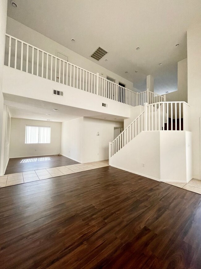 Building Photo - OPEN FLOOR PLAN SPRING VALLEY HOME WITH A ...