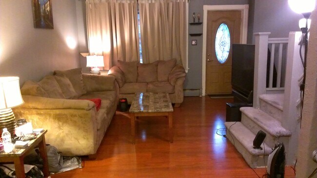 Living Room - 150 Leverington Ave