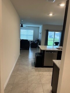Building Photo - Beautiful! 4 Bedroom- 2 Bathroom Home