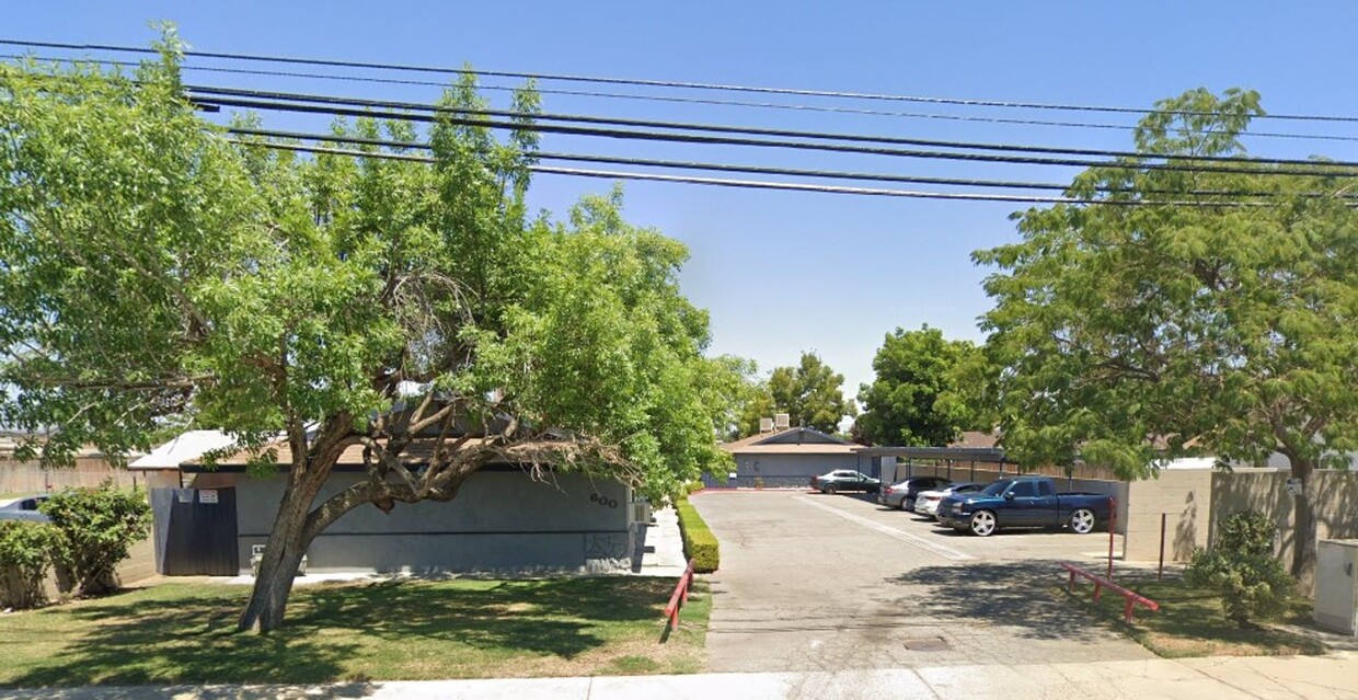 Foto principal - 600 South Real Road