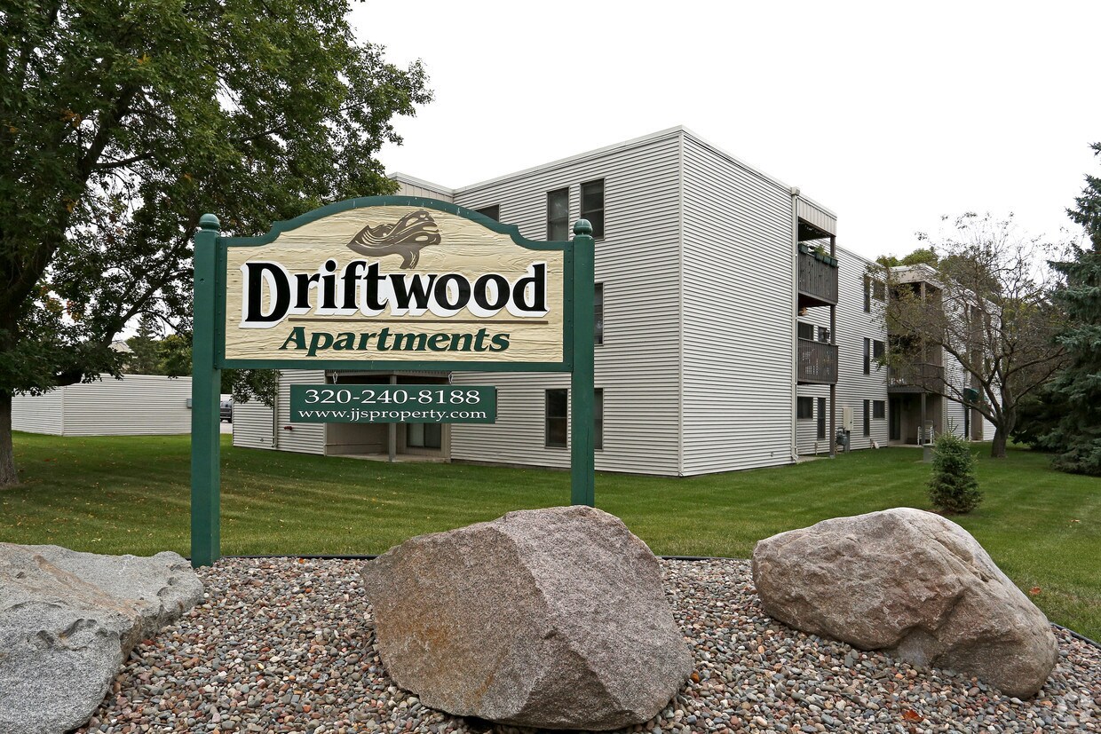Primary Photo - 820 Driftwood Dr