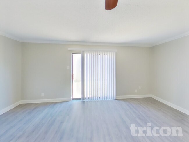 Foto del edificio - 6854 Eden Grove Dr
