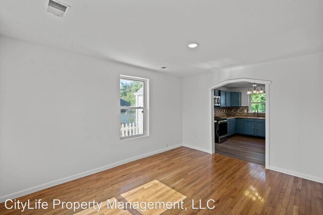 Building Photo - 3 br, 1.5 bath House - 1886 Beechford Ave
