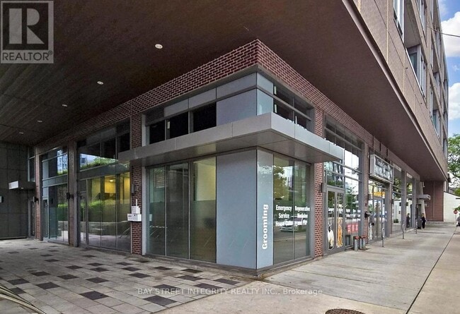 Building Photo - 120 Parliament St