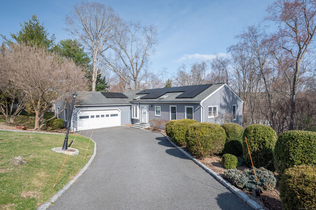 Building Photo - 6 Big Buck Ln