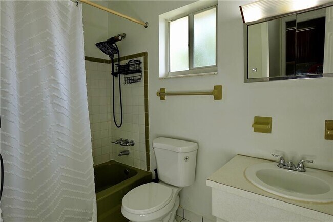 Foto del edificio - 250 NE 40th St