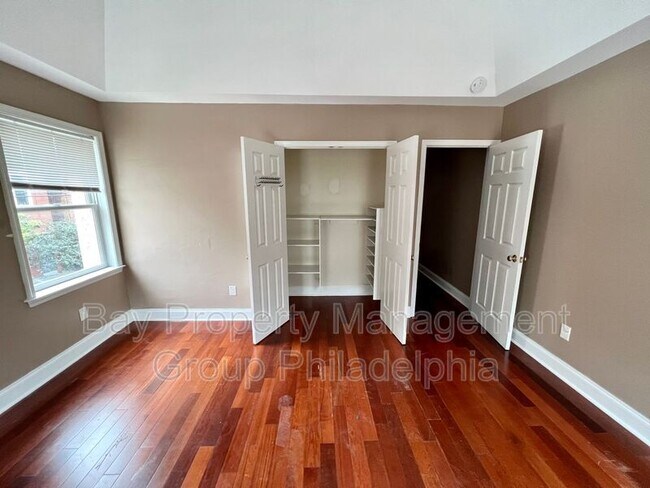 Foto del edificio - 1848 S 15th St