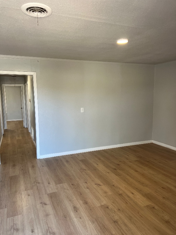 Foto del edificio - 2409 S Williams St