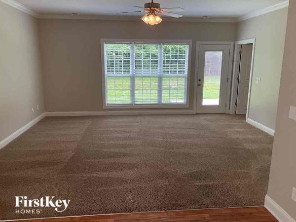 Building Photo - 8504 Meadowcreek Village Dr