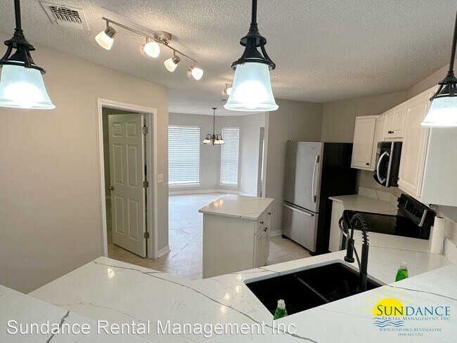 Building Photo - 4 br, 2 bath House - 9843 Parker Lake Circle