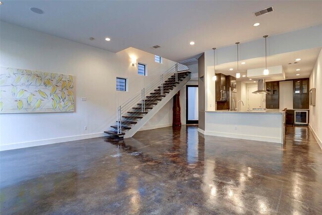 Building Photo - 2304 Branard St