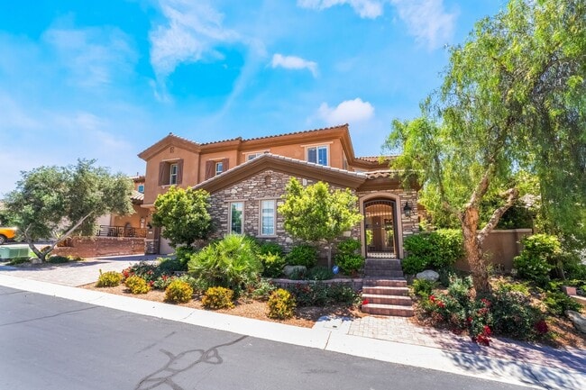 Building Photo - Elegant model home at Club Madeira!