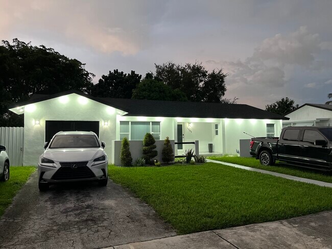 Building Photo - 11105 SW 156th Terrace