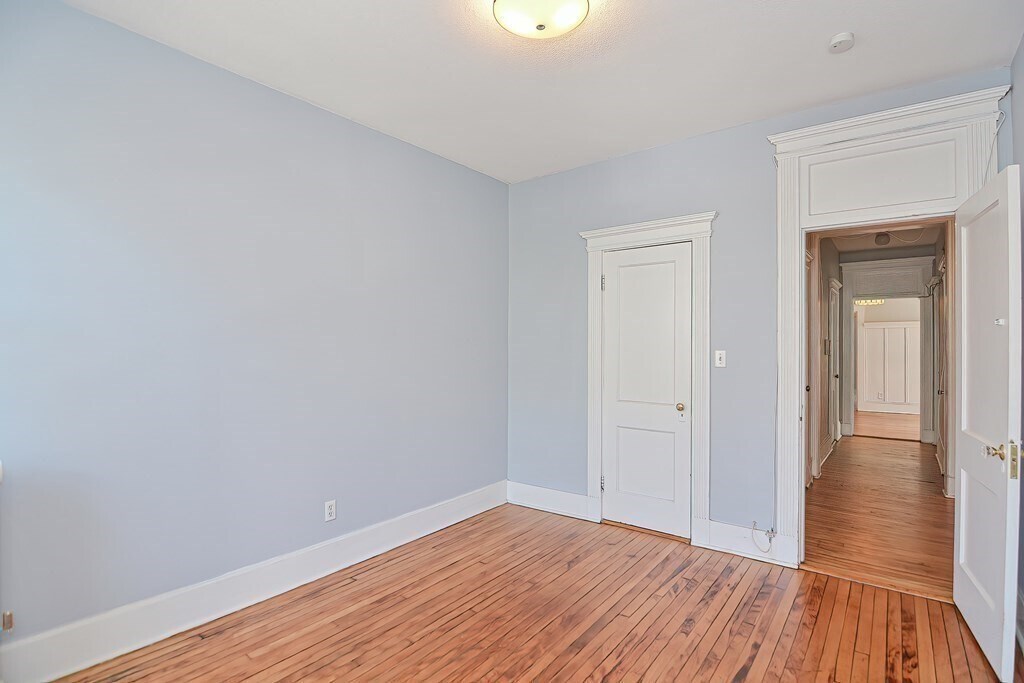 Foto principal - 24 Glenville Ave