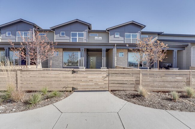 Foto del edificio - 3 bed, 2.5 bath Townhome in Mosaic Neighborhood