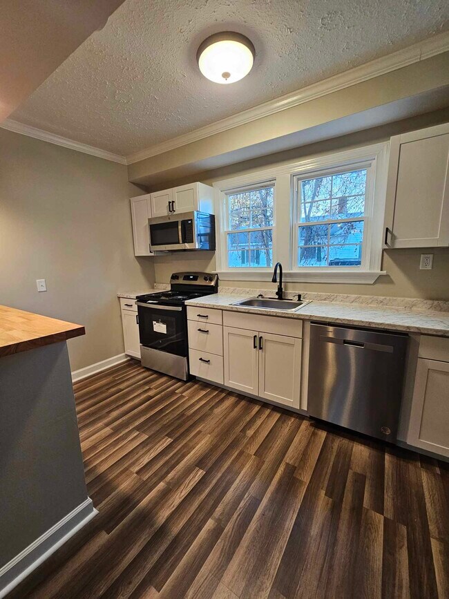 Foto del edificio - 203 S Fieldcrest Rd