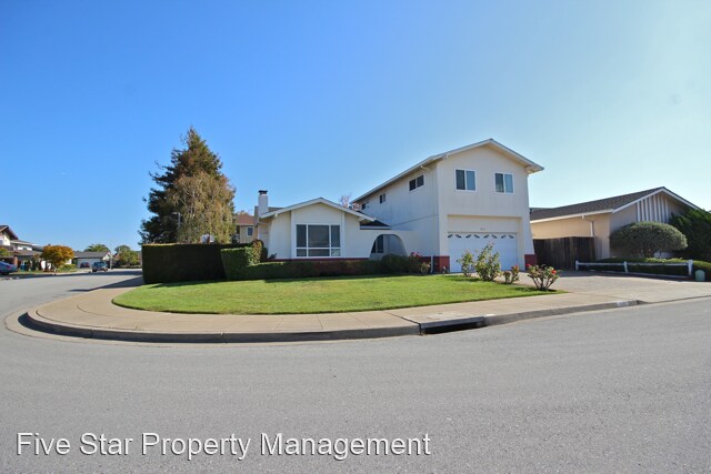Foto del edificio - 6 br, 3 bath House - 940 Laguna Circle