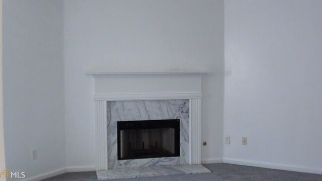 Building Photo - 1070 Meadow Walk Ave