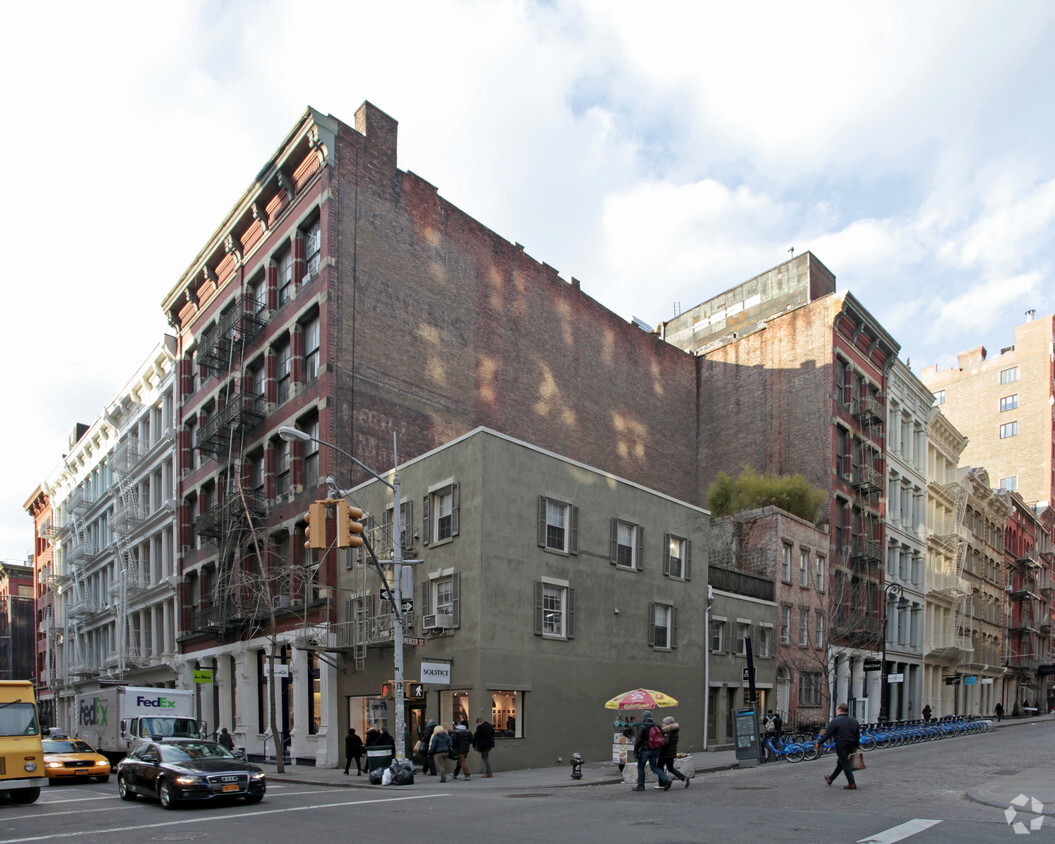 Primary Photo - 107 Mercer St