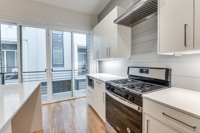 Foto del edificio - 3812 San Jacinto St