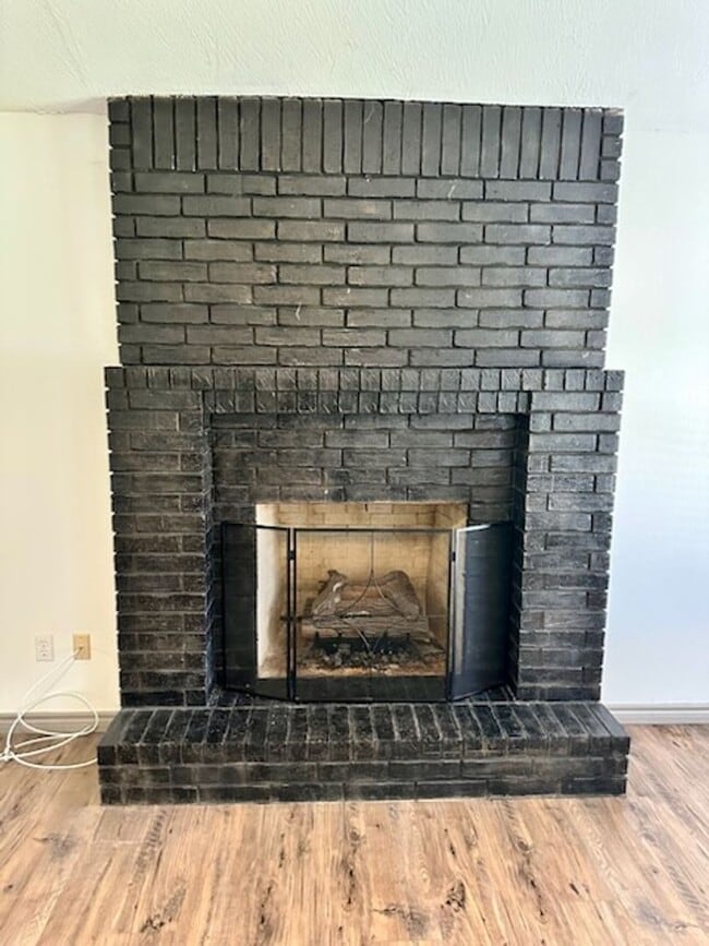 Building Photo - Beautiful All Brick Home in Nixa!