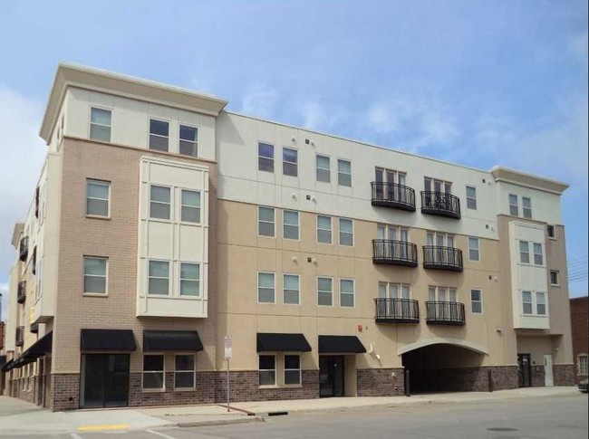 Building Photo - Mandan Place Apartments