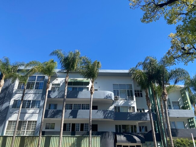 Building Photo - 330 S Willaman Dr
