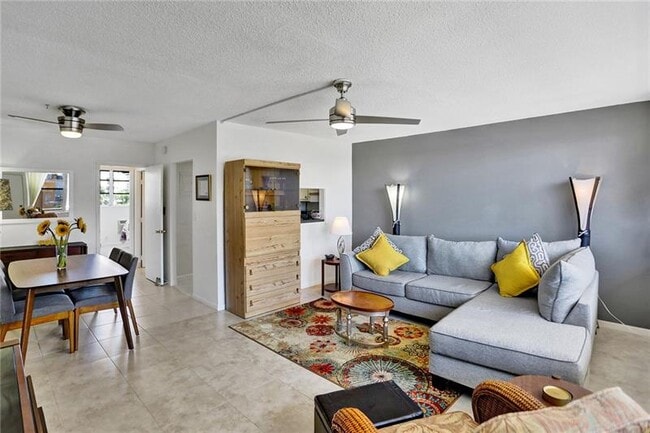 Foto del edificio - 101 N Birch Rd