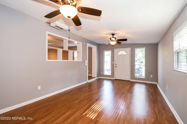 Building Photo - 868 Filmore Ln