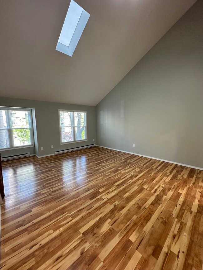 Building Photo - 2 Myrtle Ave