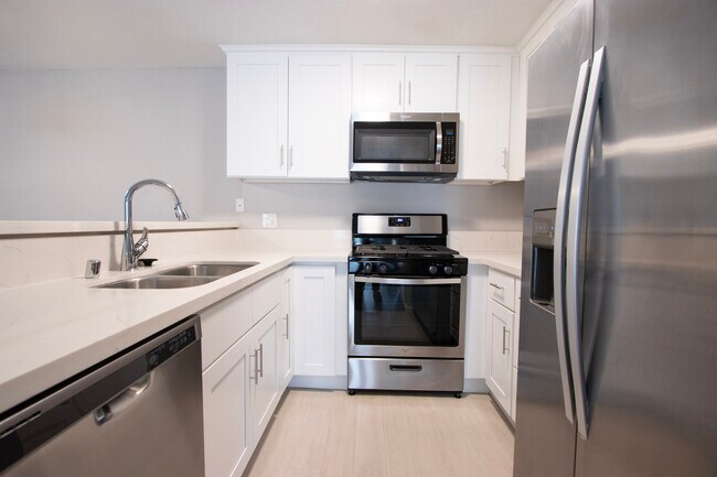 Foto del edificio - 2110 S Bentley Ave