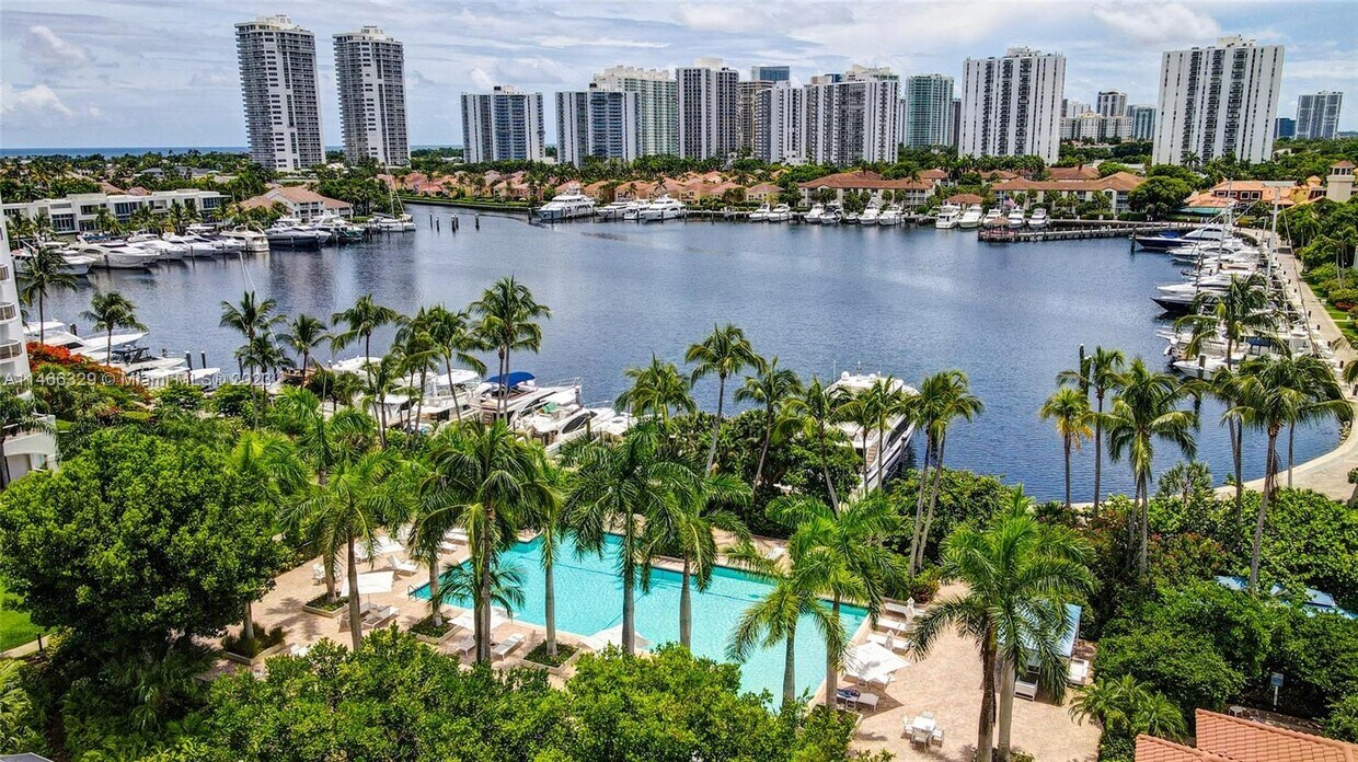 Primary Photo - 3600 Yacht Club Dr