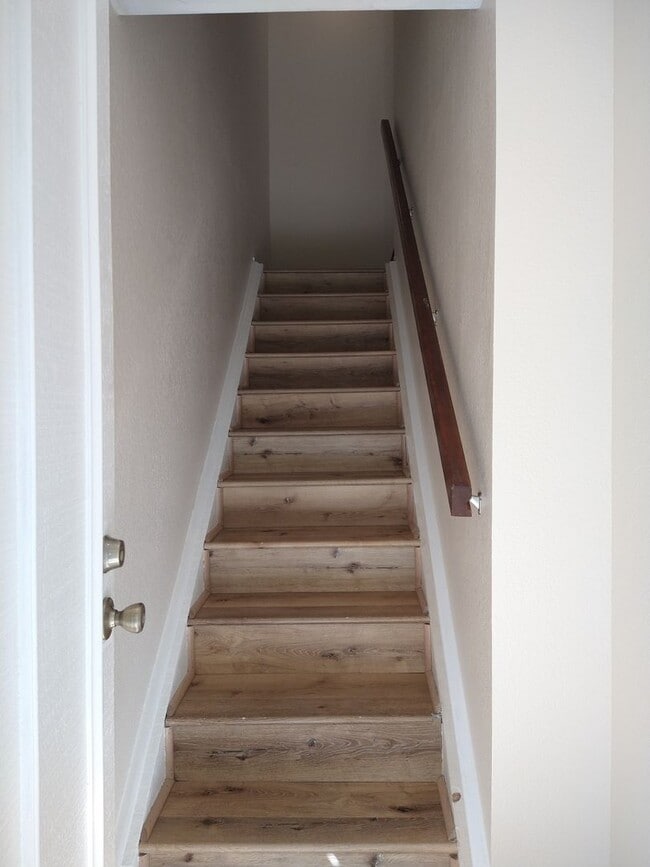 Building Photo - ALL UTILITIES INCLUDED! 3 Bed / 1 Bath Rem...