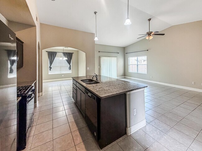 Foto del edificio - 4820 W Steel Driver Rd