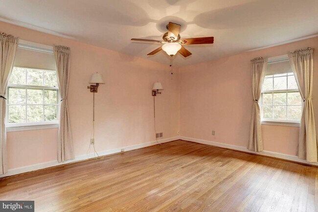 Foto del edificio - 5601 Knollwood Rd