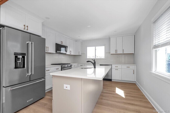 Building Photo - 71 Haven Ave