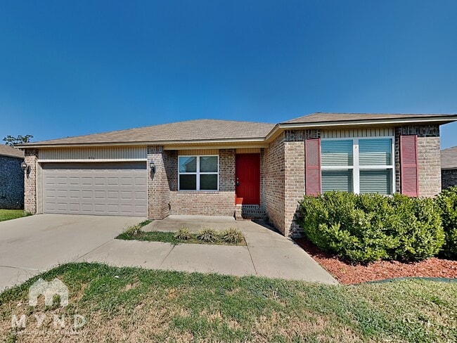 Building Photo - 936 Pinehurst Loop