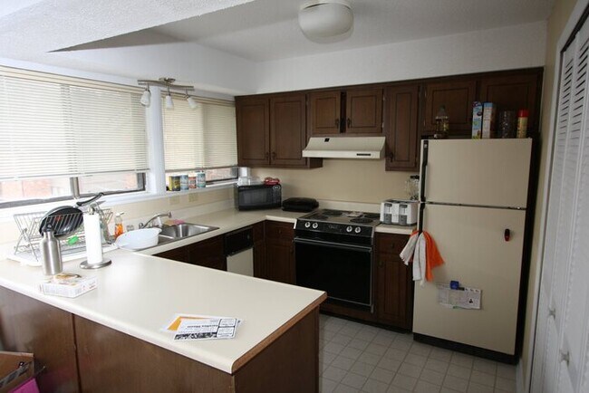 Foto del edificio - 204 Oak Tree Dr