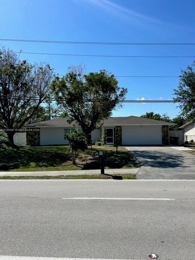 Building Photo - 4020 Country Club Blvd