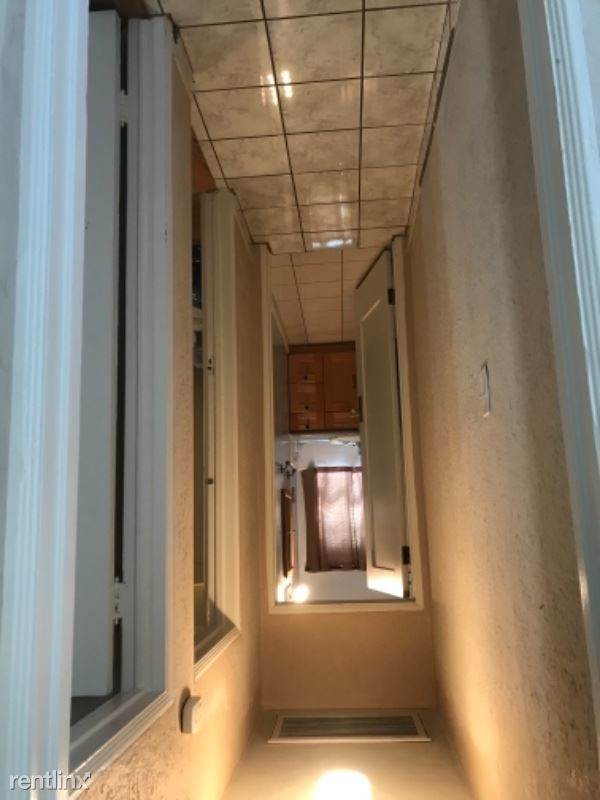 Building Photo - 931 W Elberon Ave