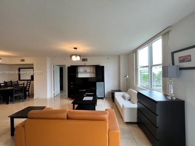 Foto del edificio - 1555 N Treasure Dr
