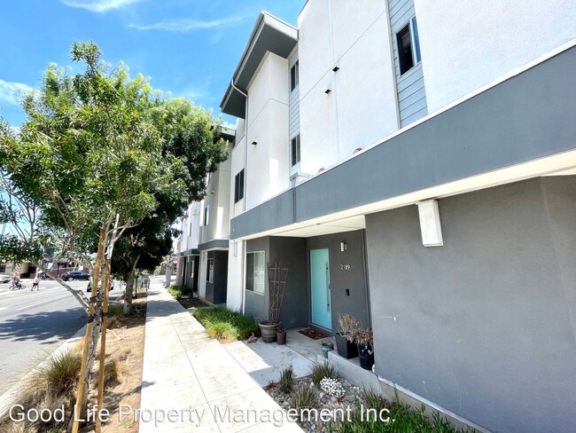 Building Photo - 3 br, 3.5 bath House - 2191 Catalina Blvd
