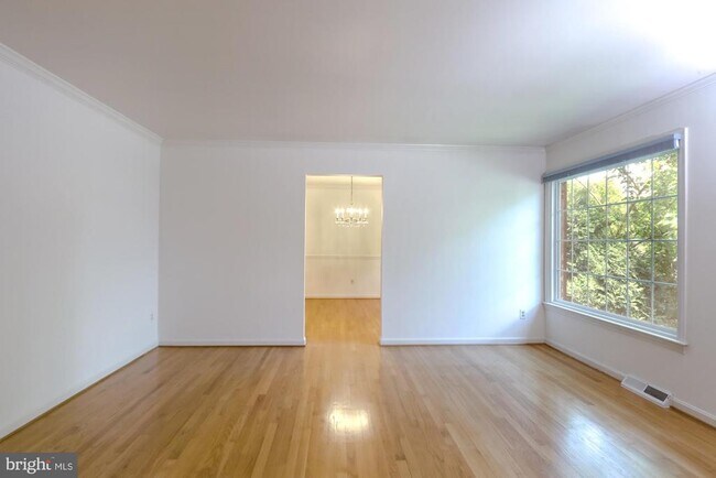 Building Photo - 2816 N Yucatan St