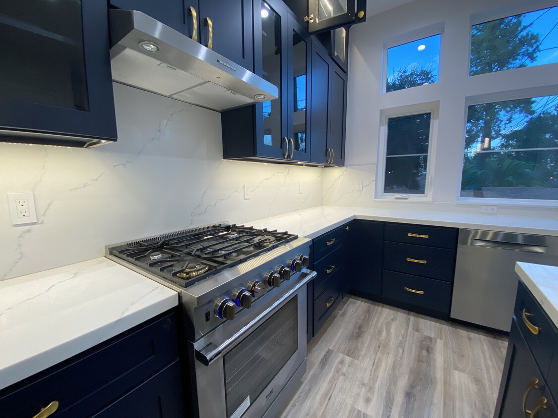 Building Photo - 2012 Uptown Aly