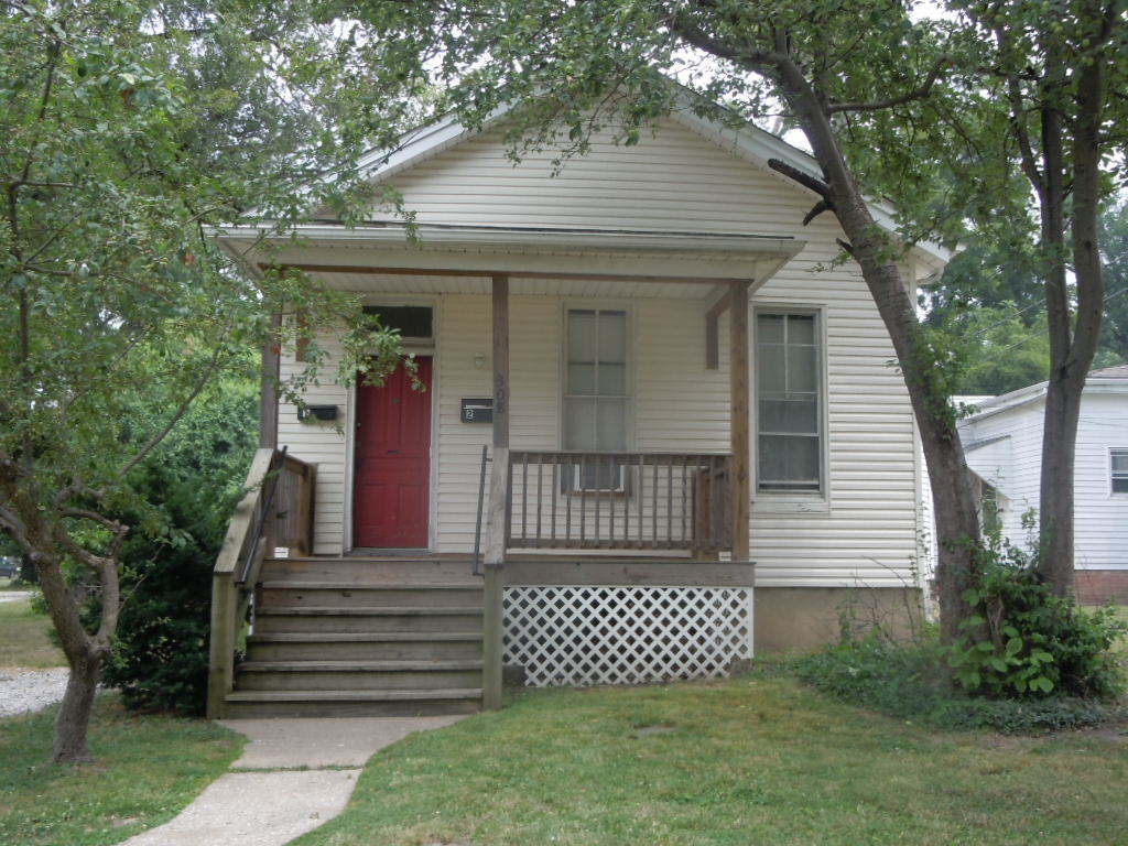 308 S Fillmore St Unit 2, Edwardsville, IL 62025 Condo for Rent in