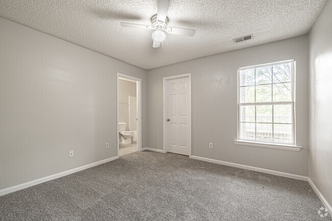 Charleston - 3 habitaciones, 2 baños, 1150 pies cuadrados - Cross Creek Apartment Homes