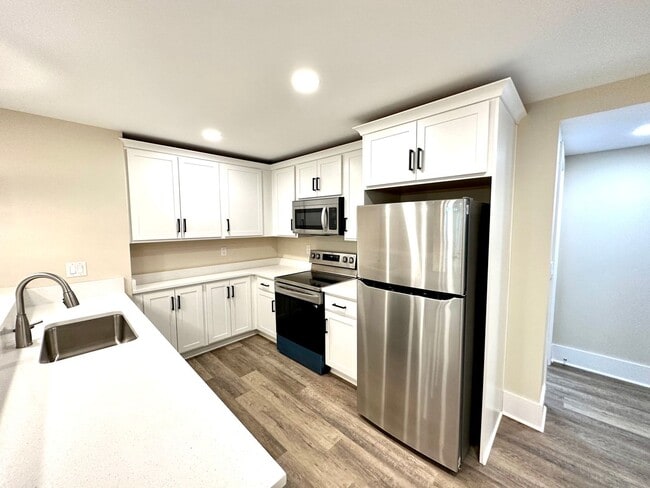 Photo - 933 - 320/322 Boggs Avenue Apartment