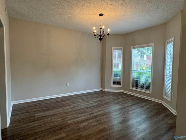Building Photo - 100 Huxton Ct SW