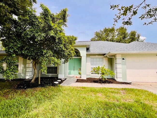 Foto del edificio - PRICE REDUCED FOR A QUICK MOVE IN!!  Beaut...