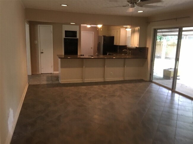 Building Photo - 5422 Spellman Rd